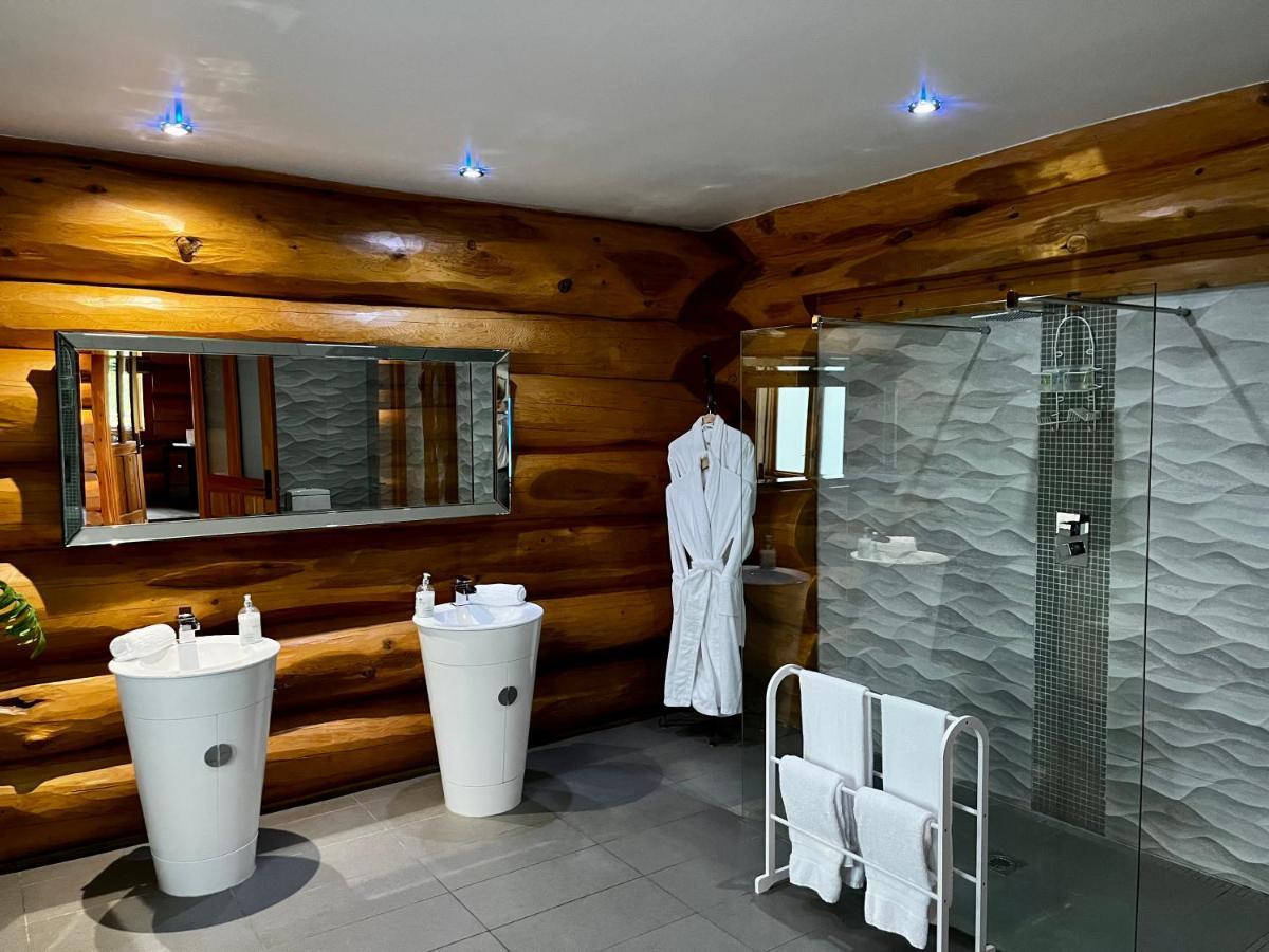 The Log Cabins At The Vu Bathgate Ngoại thất bức ảnh
