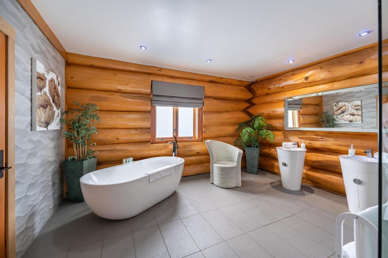 The Log Cabins At The Vu Bathgate Ngoại thất bức ảnh
